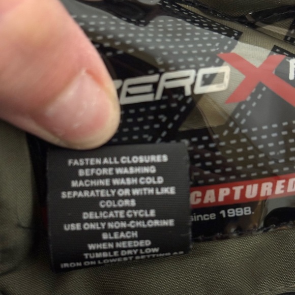 Boys size 10/12 winter jacket, #M885 - Picture 6 of 6